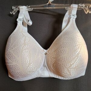 Cream Full-Coverage Bra with Textured Design